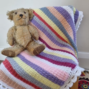 Beautiful baby girl&#39;s crocheted blanket