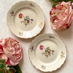 Royal Copenhagen Frijsenborg Plate: Wild Peony, Gold Trim (15cm)