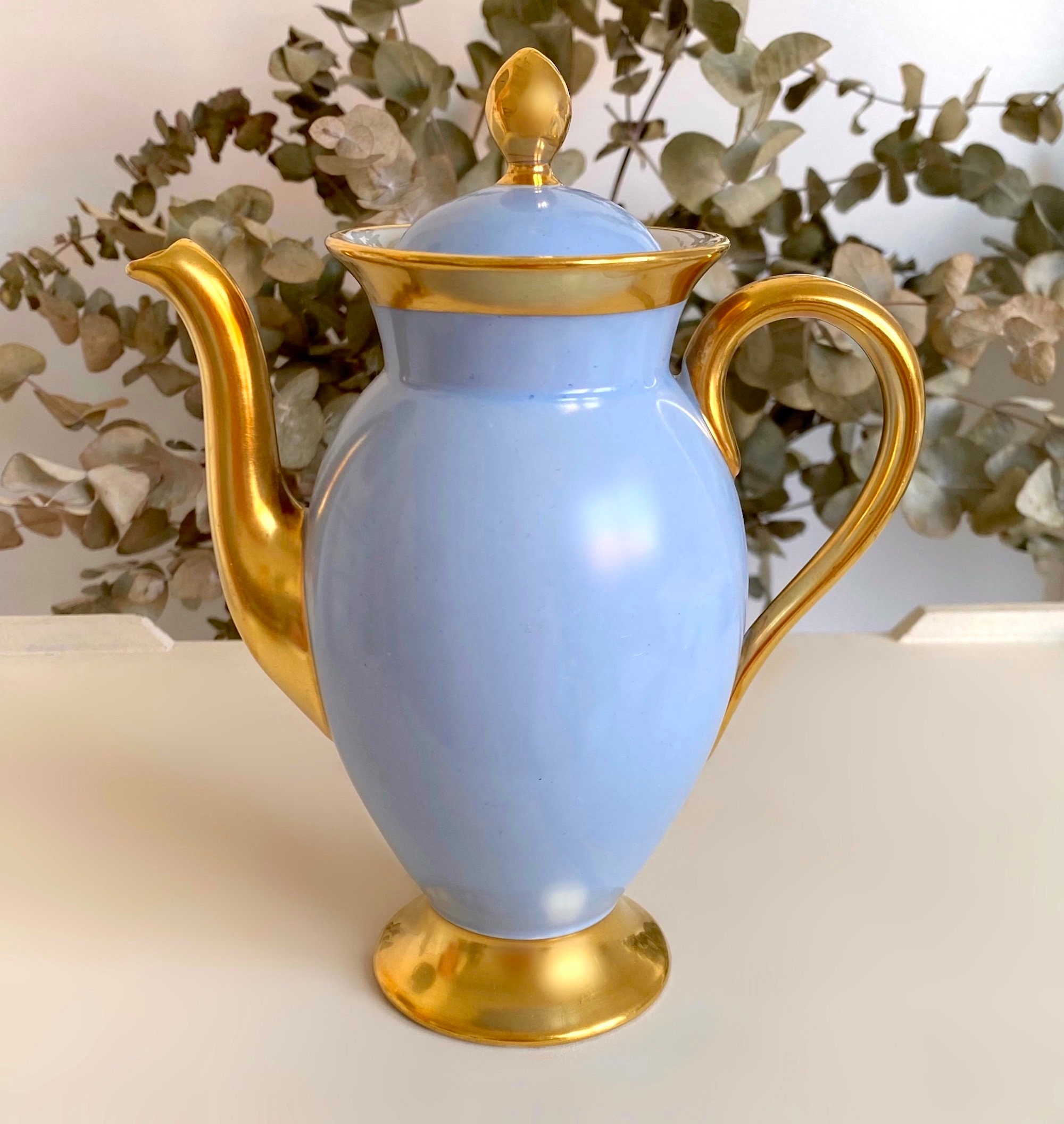 Kjøbenhavns Porcellains Maleri Denmark。アンティークの脚と蓋