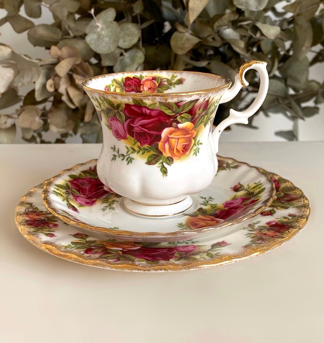 Royal Albert Bone China Old Country Roses Fine English