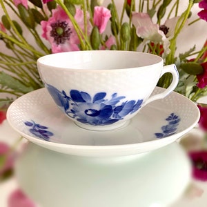 Braided Blue Flower &quot;Blå Blomst&quot; Motive. Royal Copenhagen No. 8269.8282 Large Tea Cup and Saucer Set. Lovely Vintage White Porcelain