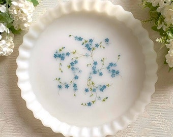 Arcopal France Veronica Pattern Vintage Pie Plate. White Milk Opaline Thick and Sturdy Glass. Botanical Blue and Green Wild Flowers