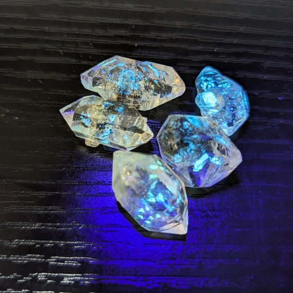 AAA Glowing Herkimer Salt and Pepper Stone, UV Glowing Herkimer Stones, Herkimer Diamond, Natural Herkimer Stones