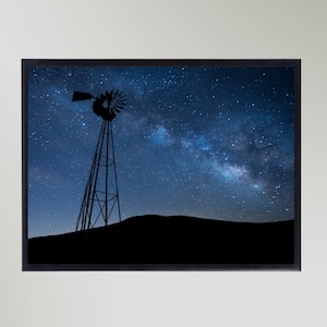 La Vía Láctea Galaxy Over A Wind Turbine Print Poster Picture Gift en varios tamaños sin marco