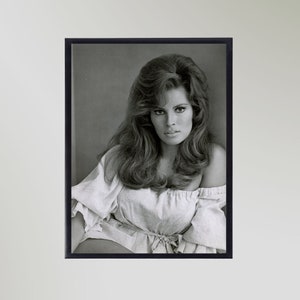 Raquel Welch Print Poster Picture Gift In Various Sizes Unframed