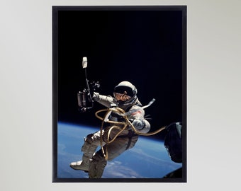 NASA Ed White Spacewalk (1965) Astronomy Poster Wall Print Gift In Various Sizes Unframed