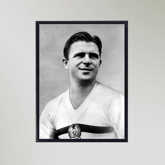 Ferenc Puskas Print Poster Picture Gift in Various Sizes Unframed