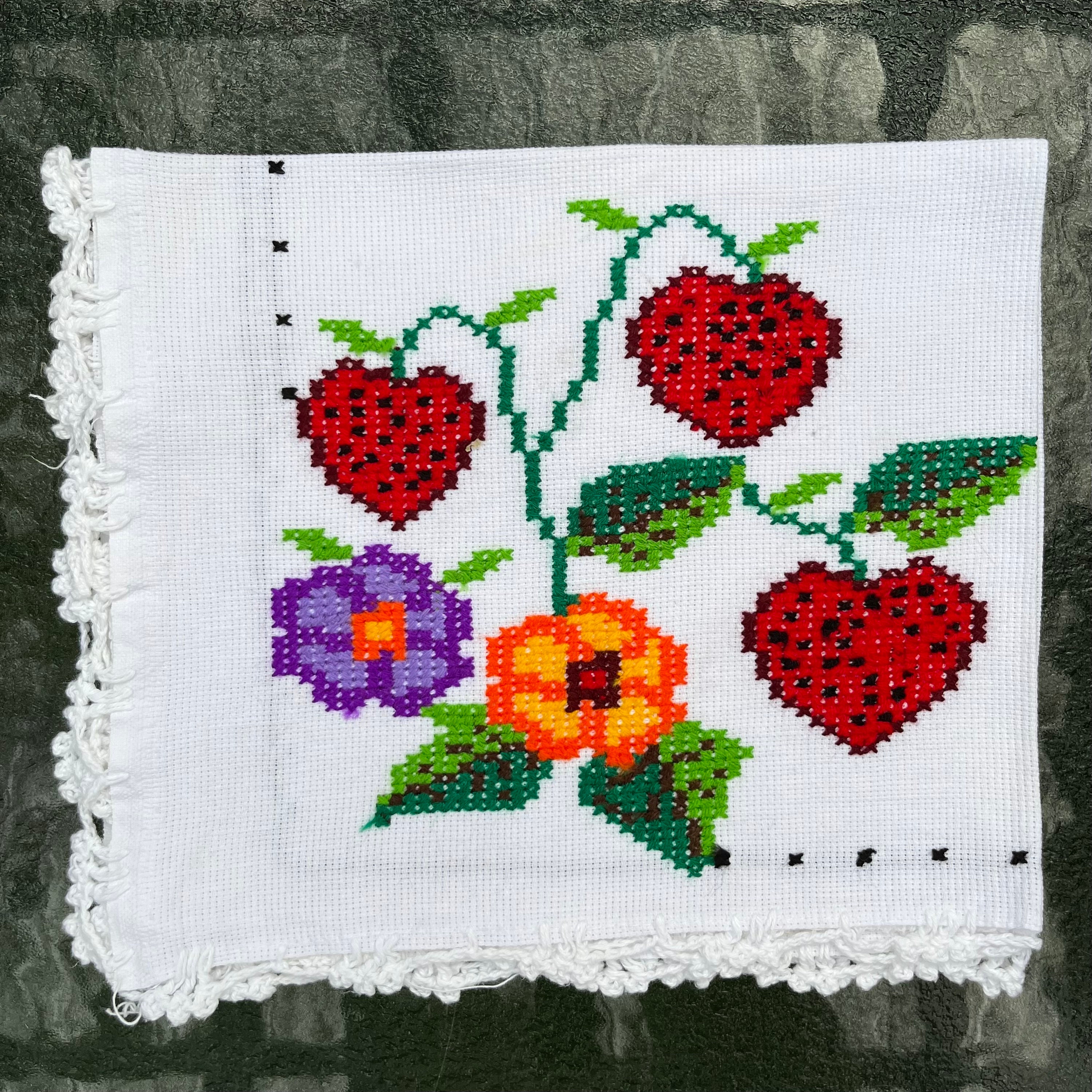 Strawberries & Flowers Cross Stitch Tortilla Warmer Servilletas Mexicanas De  Punto De Cruz 