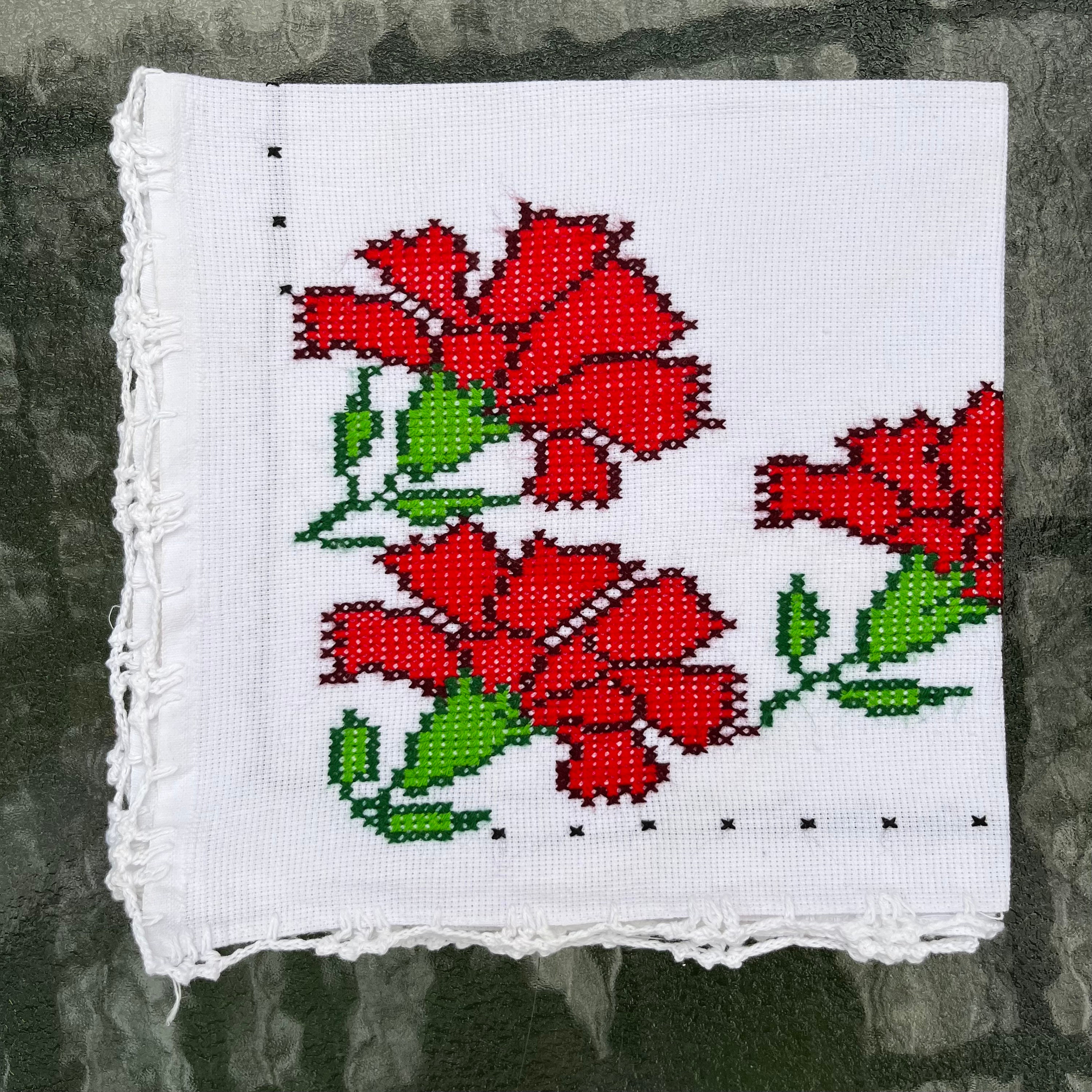 Cross Stitch Tortilla Warmer | Servilletas Mexicanas de Punto de Cruz | Red  Flowers