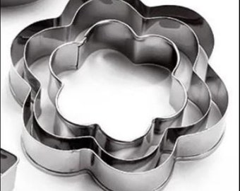 3 Piece Stainless Steel Flower Cookie Cutter Set