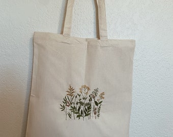Embroidered wildflower Tote Bag, Bridesmaids tote bags , Embroidery wildflower floral Tote, Flower Canvas Bag, Wildflower, bridesmaid gifts