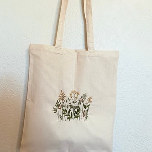 Embroidered wildflower Tote Bag, Embroidery wildflower floral Tote, Flower Canvas Bag, Wildflower bag, EmbroideredCanvas Bag,Canvas Tote Bag
