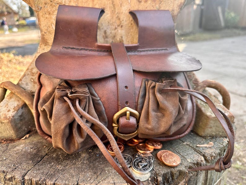 Kidney pouch “Louis” medieval leather belt bag, LARP bag, historical clothing, leather pouch, knight image 2