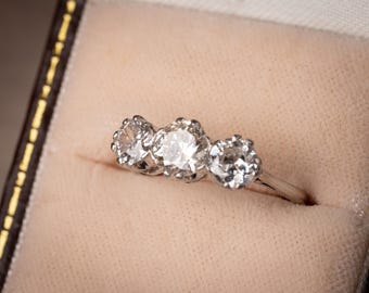 Bague Ancienne En Or 18ct Jaune Avec 3 Diamants 0.25ct - Taille L 1/2 - Occasion