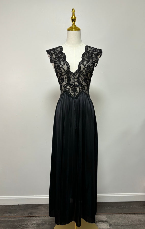 Vintage 80’s Olga Rare Black Lace Nightgown | Size