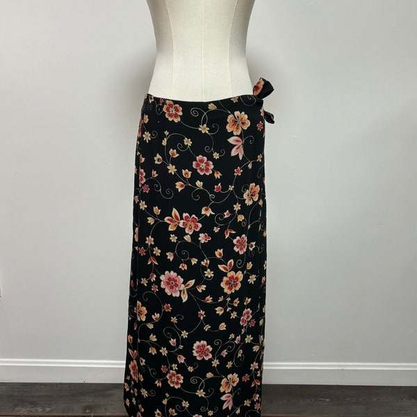 Vintage Y2K 90’s Black Floral Wrap Skirt | Size M/L