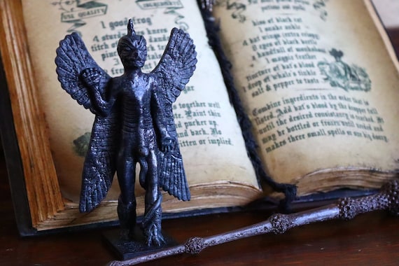 O Exorcista de W. P. Blatty : Uma análise sobre o amedrontador livro clássico