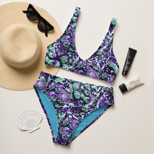 Bikini morado de cintura alta para mujer. Traje de baño suave, cómodo y elegante. Tejido ecológico para playa, piscina y vacaciones.