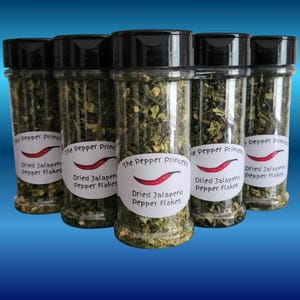 Dried Jalapeño Pepper Flakes – Bold Heat and Zesty Flavor for Cooking, Topping, and Spicing Up Every Dish! YUM!