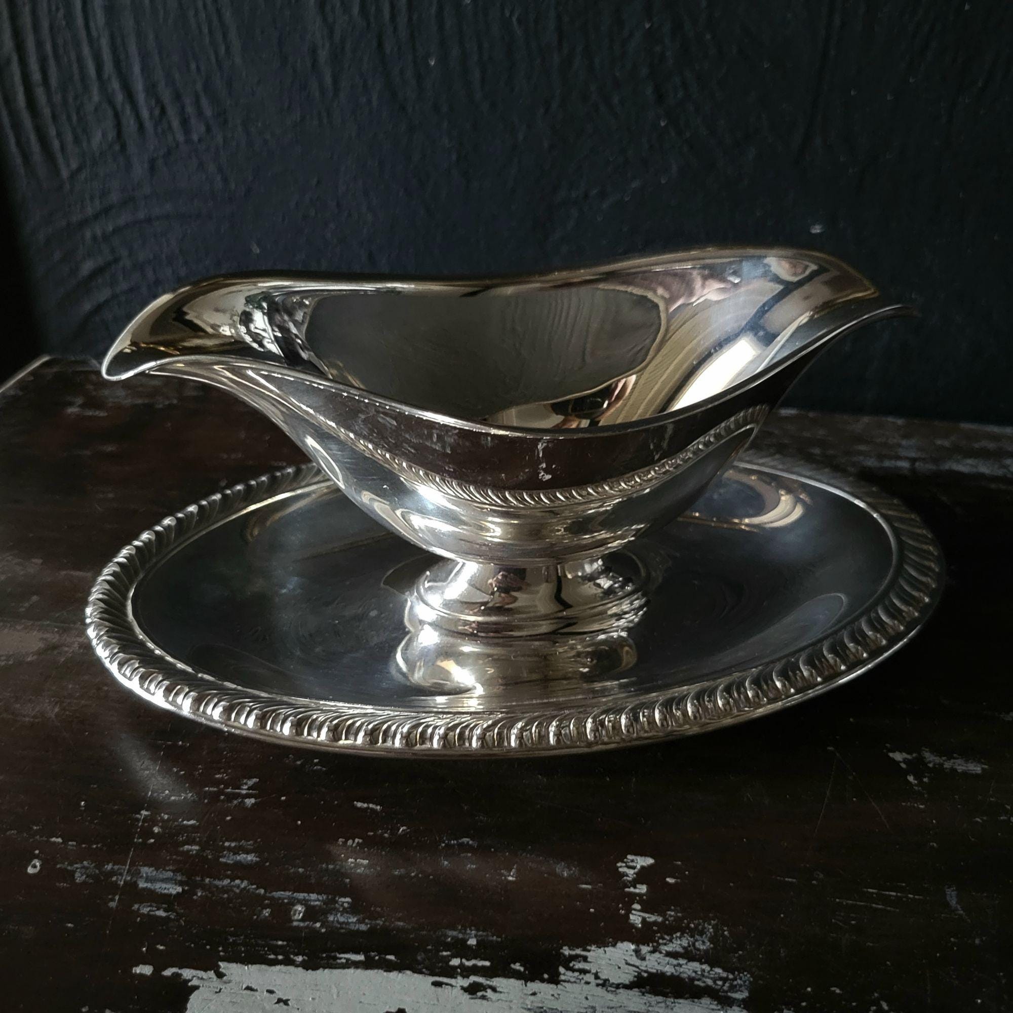 WM Rogers 813 Silverplate Double Pour Gravy Boat Sauce Boat