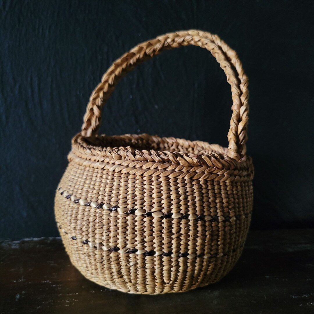 Small Vintage Hand-woven Basket, Boho Decor, Vintage Basket - Etsy