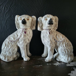Pair Of Antique Staffordshire Mantle Dogs Statues With Collar and Chain, Purple