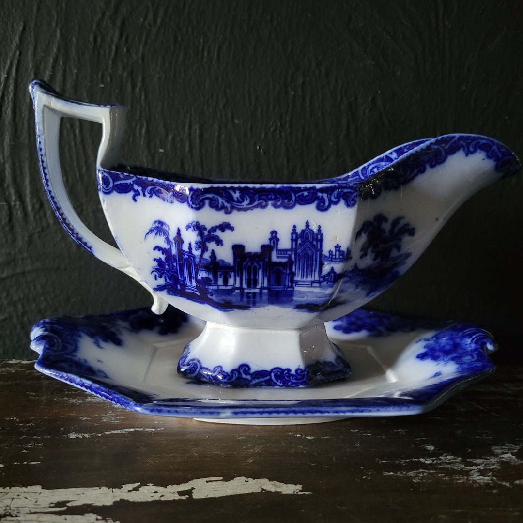 Antique Flow Blue Gravy Boat and Underplate, Blue and White Chinoiserie