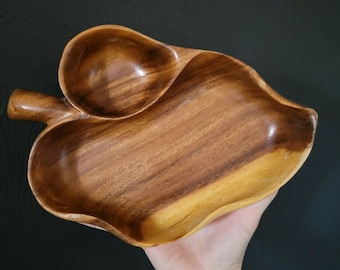 Genuine Monkey Pod Wooden Divided Leaf Shape Fruit Bowl Hecho en Hawai
