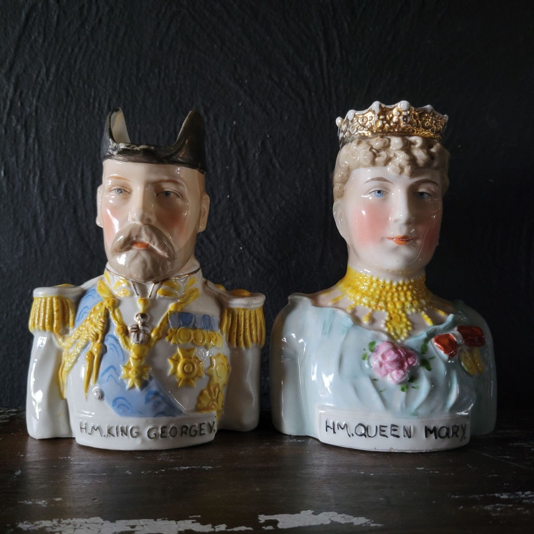 Antique King V Queen Mary Pair of Creamer Pitchers/toby Mug