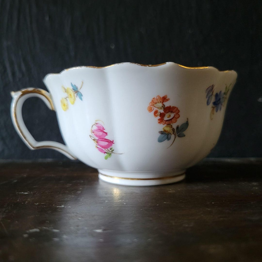 Vintage Meissen Scattered Flowers Tea Cup Crossed Swords Mark