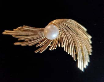 Vintage Glass Pearl Swirling Atomic Brooch