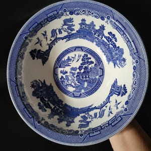 Johnson Brothers Blue Willow Salad Serving Bowl, Blue and White Bowl 10.25&quot;