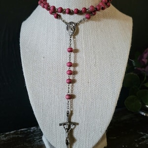 Vintage Red Wood Bead Rosary with Silver Tone Virgin Mary Centerpiece