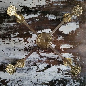 Vintage Brass Expandable Trivet Ornate Shell Design Dish Or Plant Pot Holder