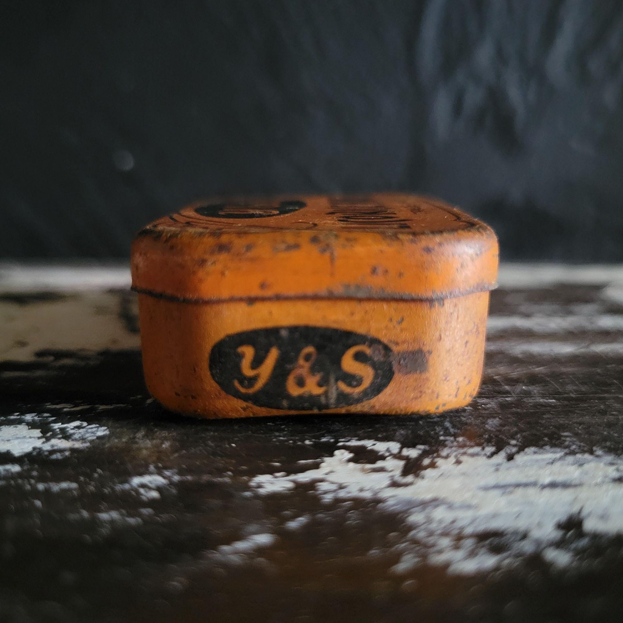 Antique Y & S Licorice Wafers Vintage Advertising Tin Brooklyn NY
