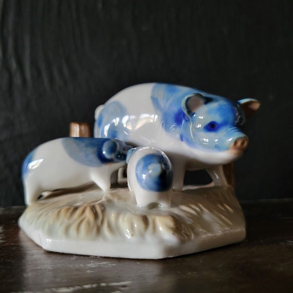 Vintage John Jenkins Porcelain Pig Family, Momma Pig, Nursing Pig