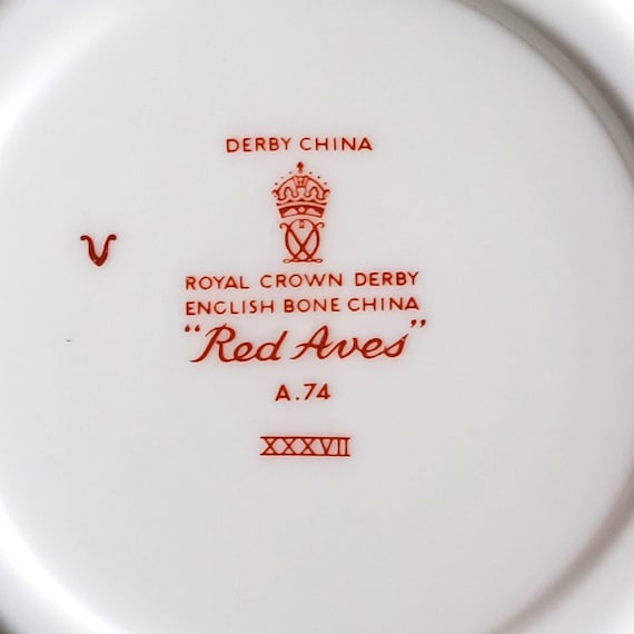 Royal Crown Derby Red Aves Pattern Saucer Plate 6.25