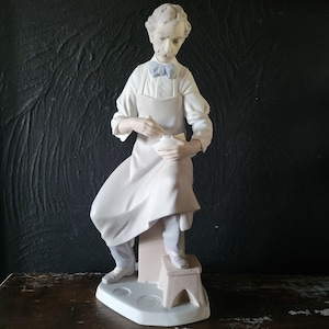 Vintage Lladro Pharmacist #4844 Bisque Porcelain *Missing Parts - Read