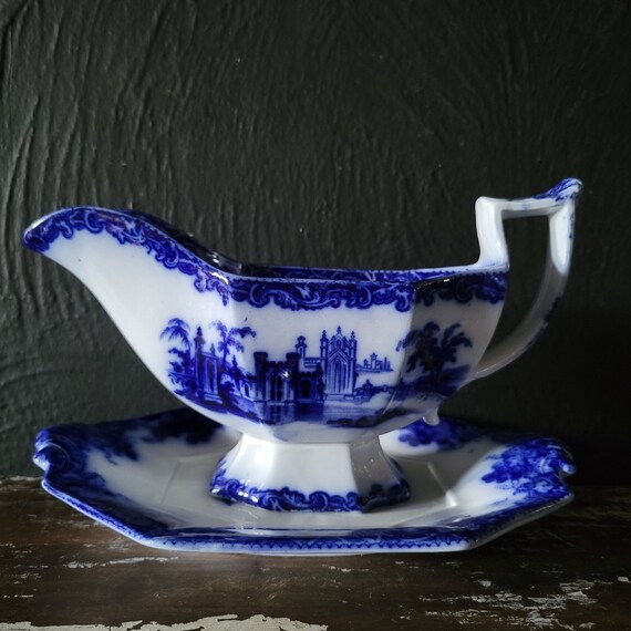 Flow Blue Gravy Boat Japan (Tre) Flow Blue Gravy Boat Japan (Tre)