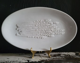 Crate and Barrel Bia Cordon Bleu Oval Solid White Ceramic Asparagus Plates