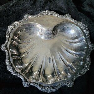 Vtg Poole Old English Silverplate Centerpiece Shell Bowl /Serving Bowl w/Gadroon