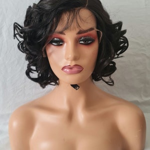 Short Curly Black Hair Wigs for Women Synthetic Side Part Cut Cosplay Wigs Short Curly Bob Wig Loose Wave Synthetic Side Part Wig For Women