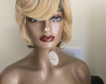 Pixie Cut Curly Blonde Short Synthetic Heat Resistant Wig  display picture 1