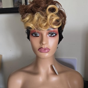 Kurze Pixie Cut Perücke, Blond Braunes Kunsthaar