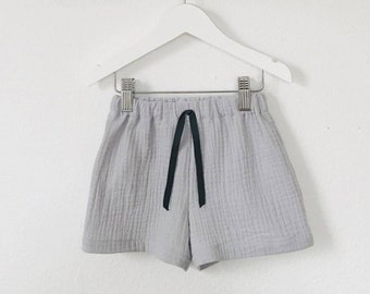 Shorts de bébé garçon Garçons shorts de mousseline d’été Shorts gris clair drastring Boys beach wear