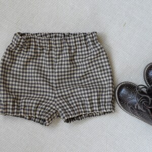 Tenue de bébé garçon Fleurisseuses en laine avec bretelles pour tout-petits garçons Short à bulles Shorts à bulles Short chaud pour bébé Fleurs en tweed Brown checkered