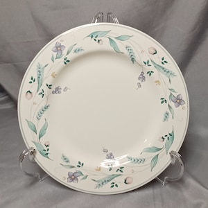 Pfaltzgraff - « Retired April » - Ensemble de 3 assiettes plates 10 3/8&quot;