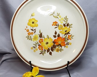 Hearthside - "Chablis" #572 - Set of 7 - Dinner Plates 10 5/8"