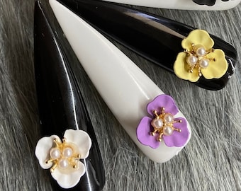 2/4 pièces breloques pour ongles 3D en alliage de bijoux de fleurs
