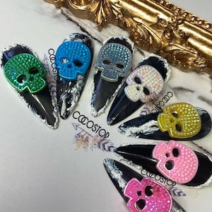 Calaveras cabujón Halloween Kawaii encantos de uñas / Amuletos de uñas 3D / Decoración de arte de uñas